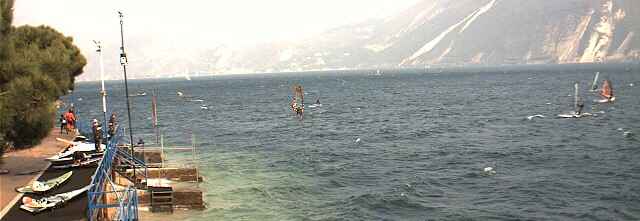 Gardasee, Pierwindsurf am Hotel Pier am SO 18. Mrz 2007 /14 Uhr